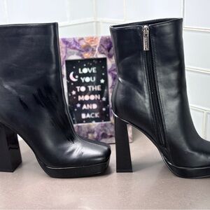 NIB Cape Robbin Black Block Heel Go Go Boots Size 6